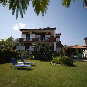 https://lampos-house-vourvourou.hotelschalkidiki.net